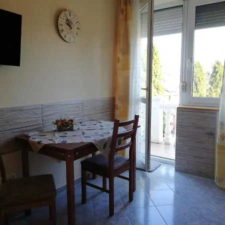 아파트 Imola Es Andrea Apartmanhaz *