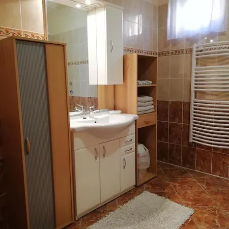 شقة Imola Es Andrea Apartmanhaz