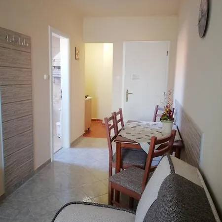 Апартаменты Imola Es Andrea Apartmanhaz Хайдусобосло