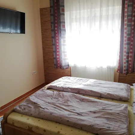 Imola Es Andrea Apartmanhaz شقة Hajdúszoboszló