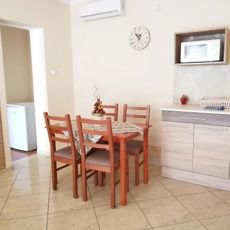 شقة Imola Es Andrea Apartmanhaz