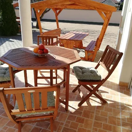 Imola Es Andrea Apartmanhaz