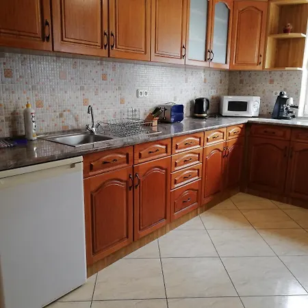 Апартаменты Imola Es Andrea Apartmanhaz Хайдусобосло